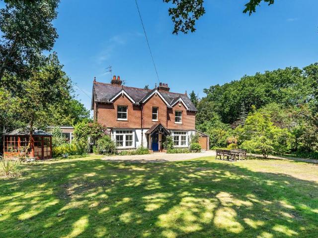 House for sale in The Butts, Kent