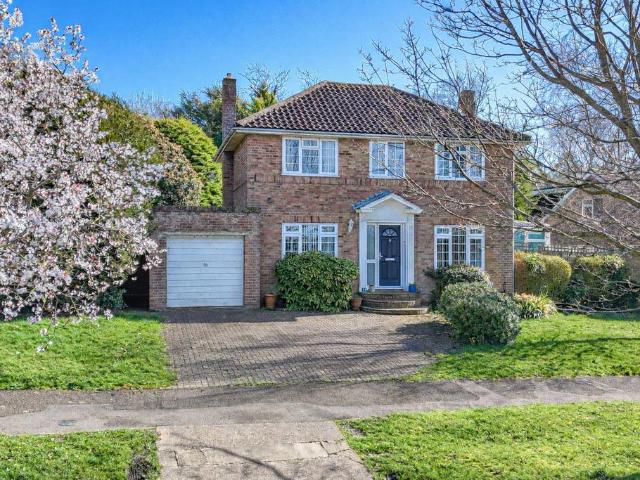 House for sale in West Marina, Guestling Green