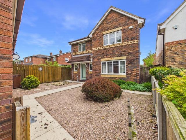 House for sale in Whitwood, West Yorkshire