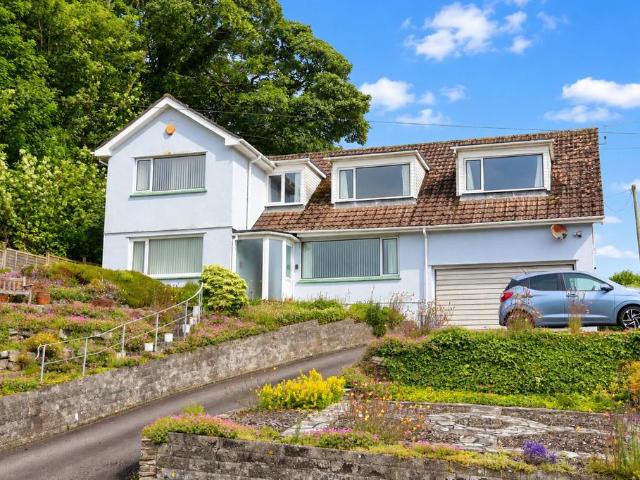 House for sale in Gluvian, St Columb Major