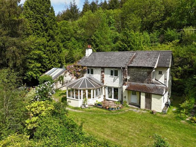 House for sale in Weir Quay, Devon