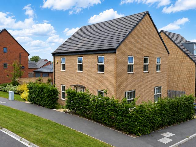 House for sale in Cutsyke, Castleford