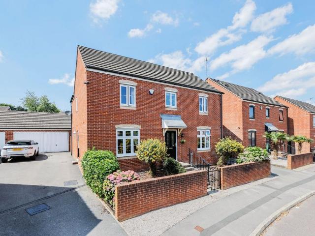 House for sale in Horsforth Vale, Farsley