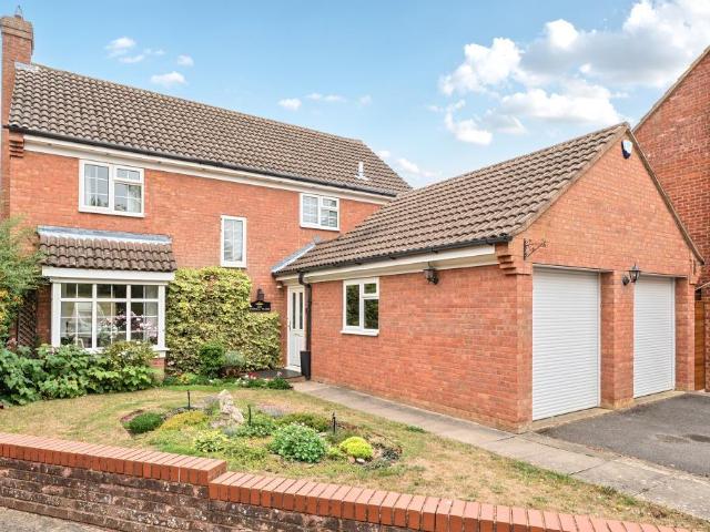 House for sale in Victoria Park, Aylesbury