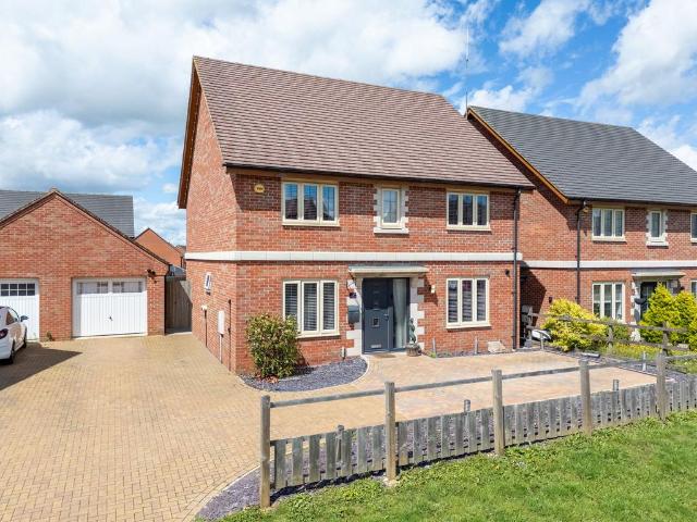 House for sale in Priors Hall Park, Weldon