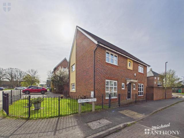 House for sale in Walton Court, Aylesbury