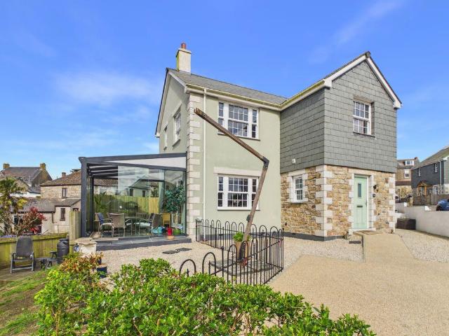 House for sale in Helston, Cornwall