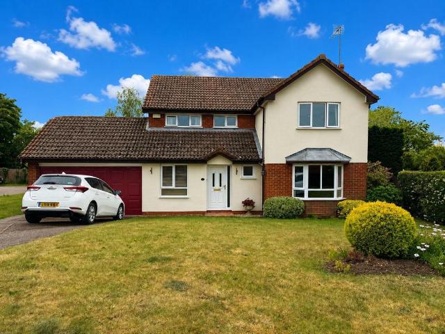 House for sale in Steeple Claydon, Buckinghamshire