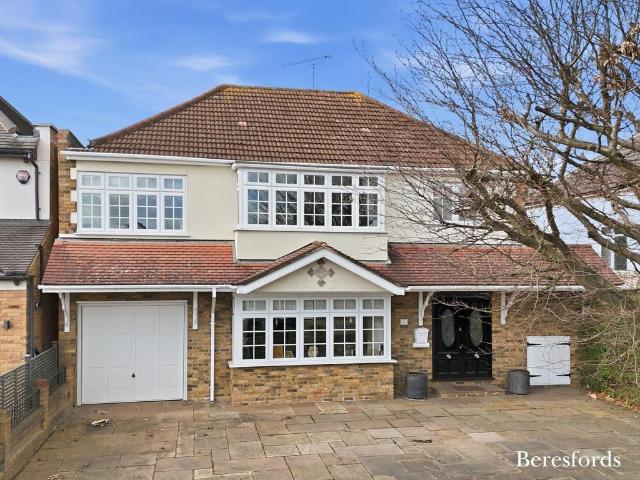 House for sale in Emerson Park, Greater London