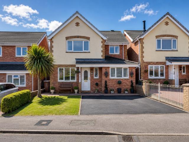 House for sale in Crumlin, Wales