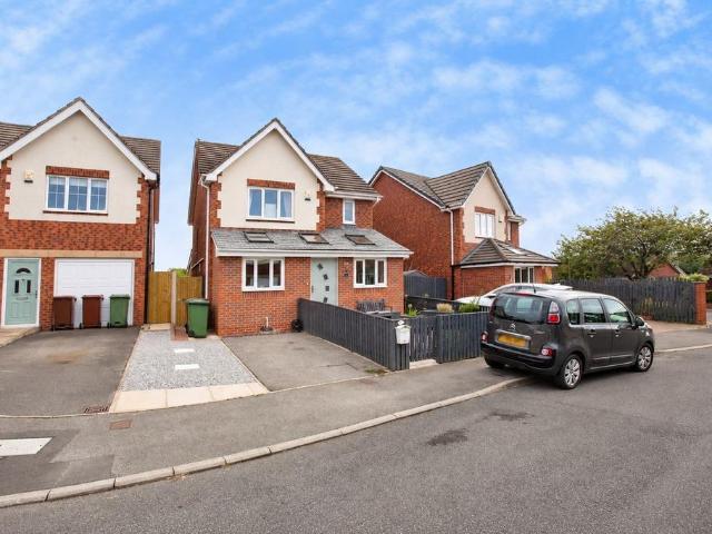 House for sale in Kinsley, West Yorkshire