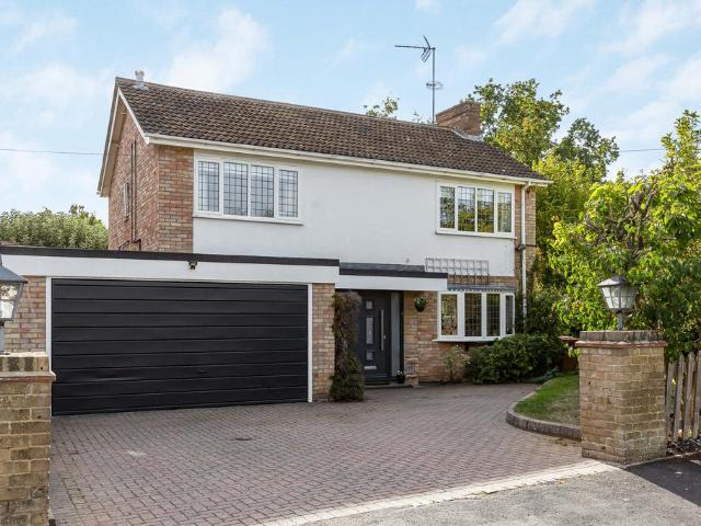 House for sale in Digswell, Welwyn Hatfield