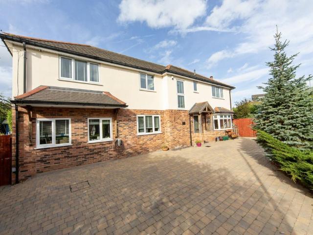House for sale in Ness, Neston
