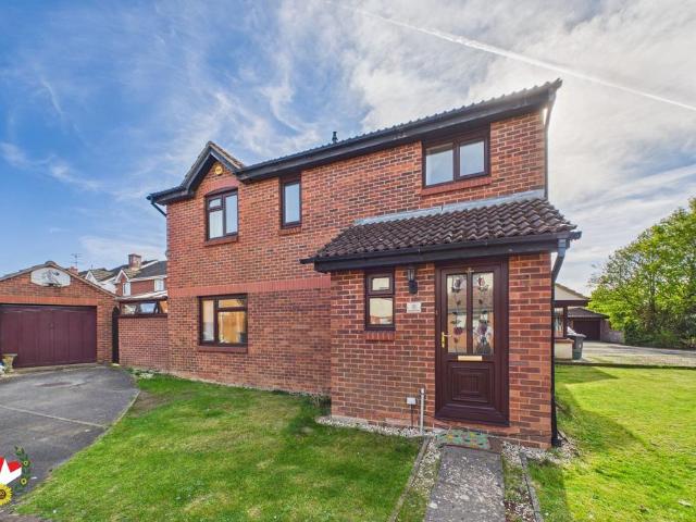 House for sale in Gloucester, Gloucestershire