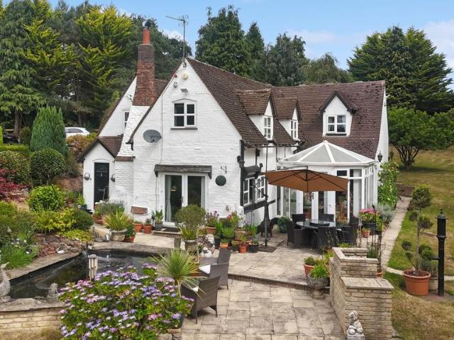 House for sale in Holt Fleet, Crookhill