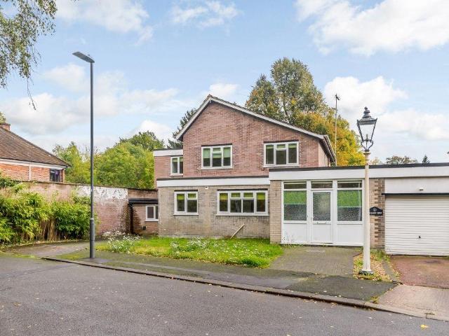 House for sale in Pinner, Greater London