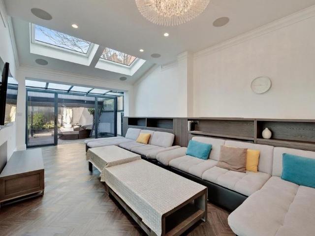 House for sale in Dollis Hill, Greater London