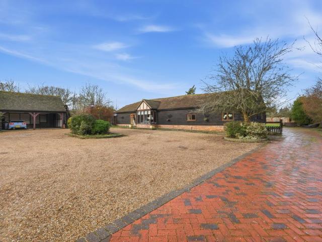 House for sale in Pilgrims' Hatch, Navestock Side