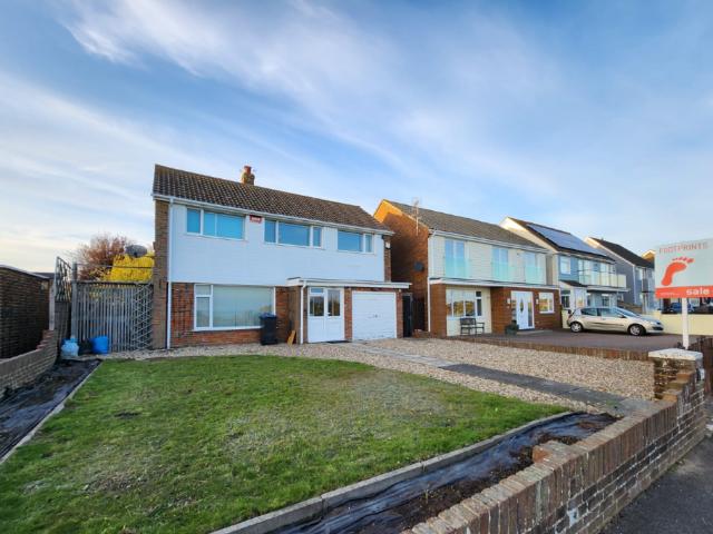 House for sale in Cliffsend, Acol