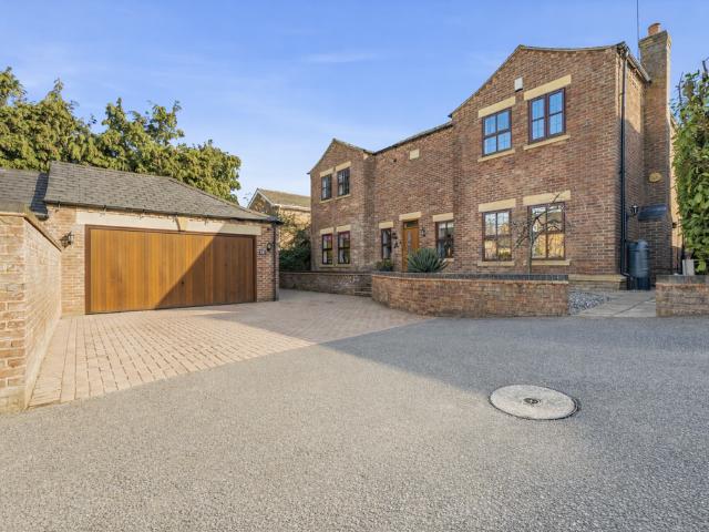 House for sale in Gedling, East Midlands