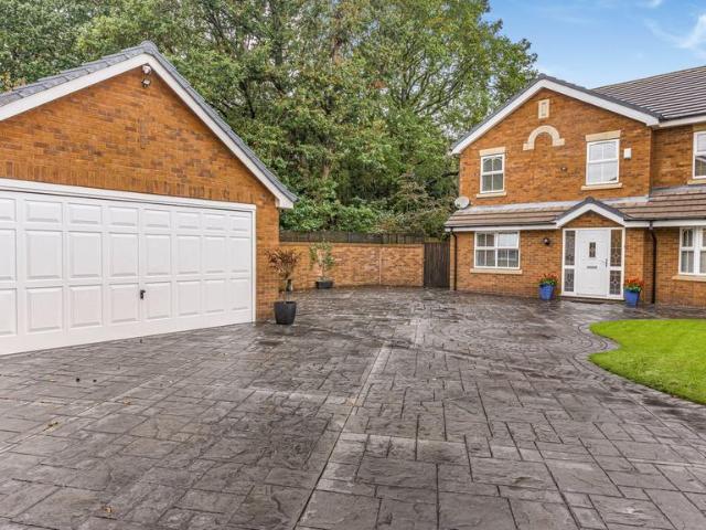 House for sale in Landywood, South Staffordshire