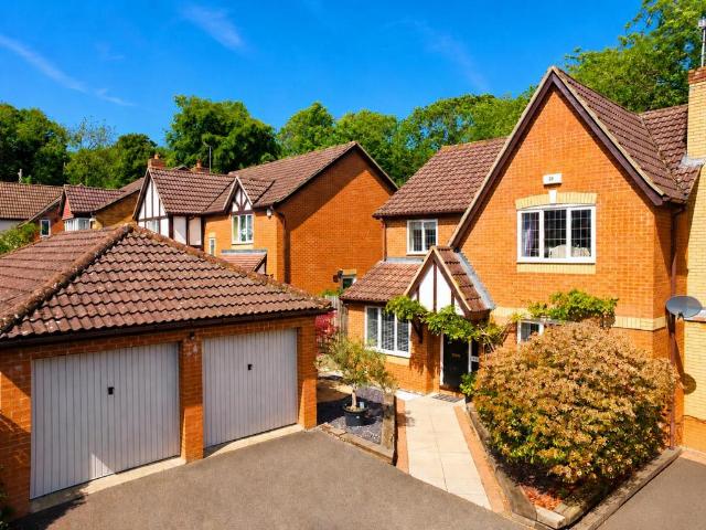 House for sale in Overstone Lodge, Northampton