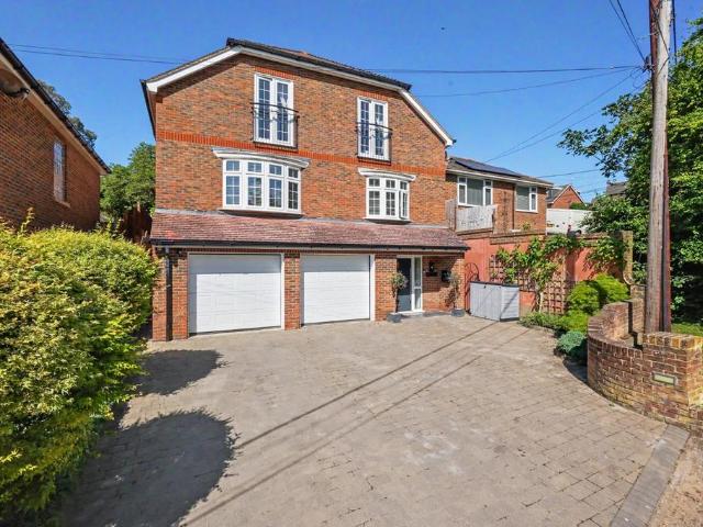 House for sale in Minster-on-Sea, Oad Street