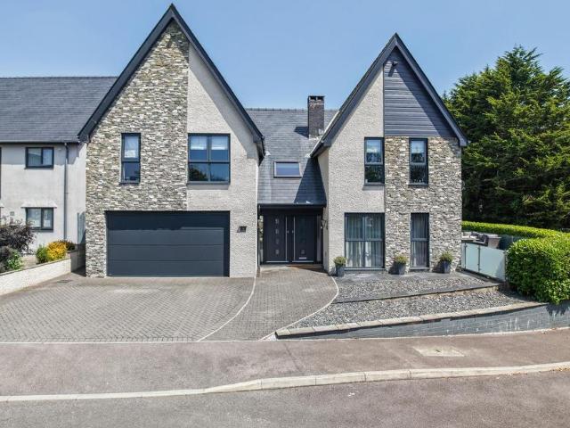 House for sale in Coychurch Lower, Coychurch