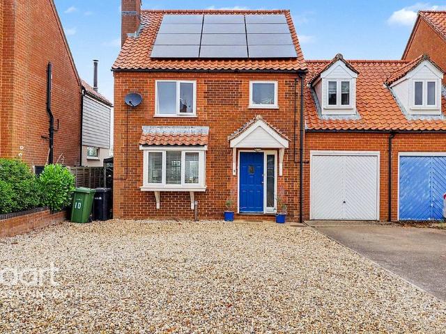 House for sale in Queen's Crescent, King's Lynn and West Norfolk