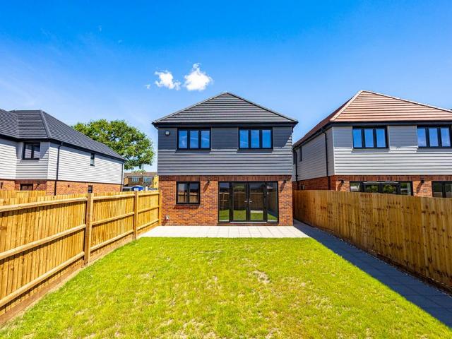 House for sale in Stanford-le-Hope, Essex