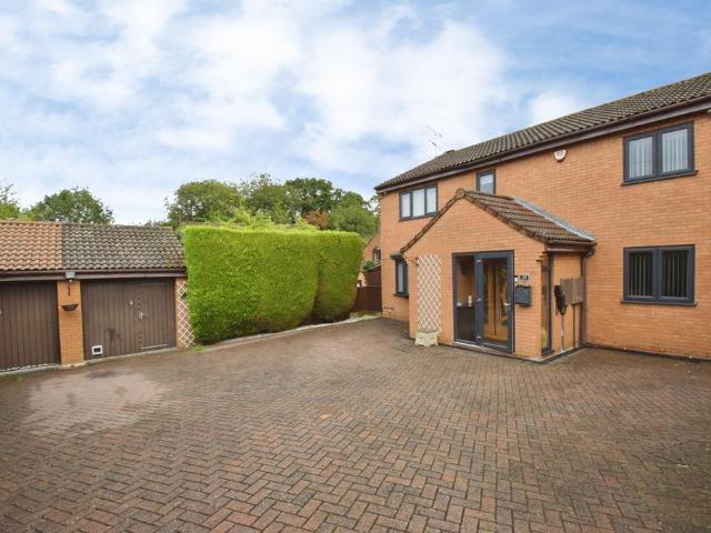 House for sale in Oadby, Oadby and Wigston