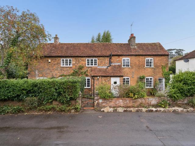 House for sale in Bovingdon Green, Dacorum