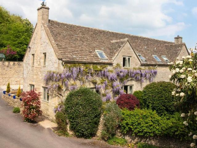 House for sale in Fossebridge, Gloucestershire