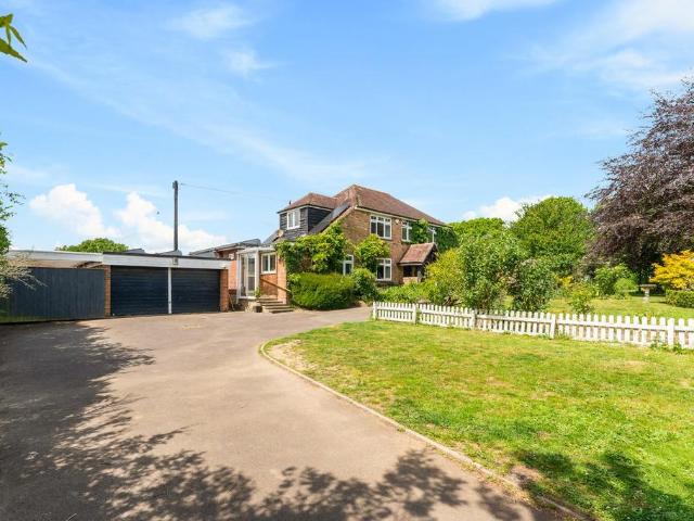 House for sale in Lytchett Matravers, East Dorset