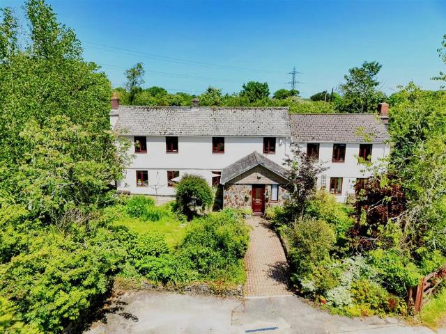 House for sale in Roche, Bugle