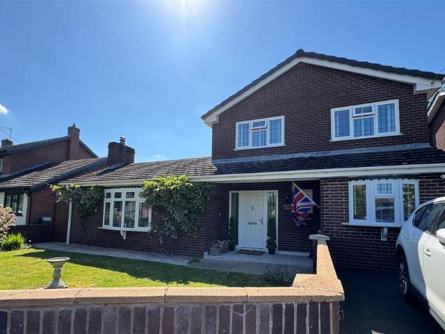 House for sale in Bomere Heath, Shropshire