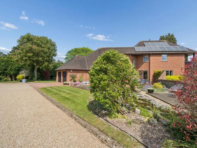 House for sale in Wooburn, Bourne End