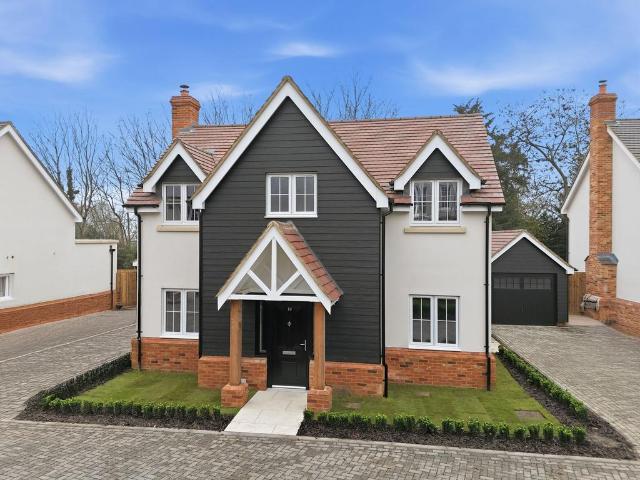 House for sale in Navestock Side, Essex