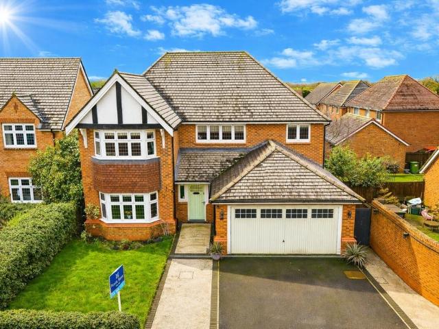 House for sale in Crewe by Farndon, Cheshire