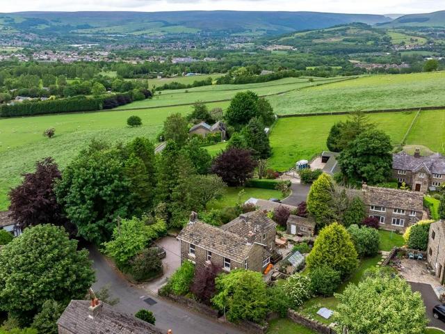 House for sale in Charlesworth