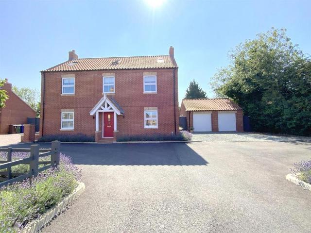 House for sale in Healing, North East Lincolnshire