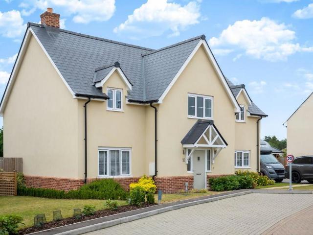 House for sale in Chipping Hill, Essex
