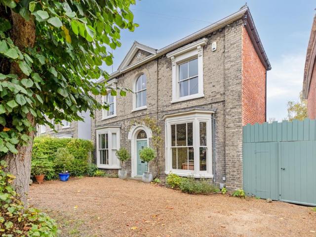 House for sale in Heigham Grove, East Bank