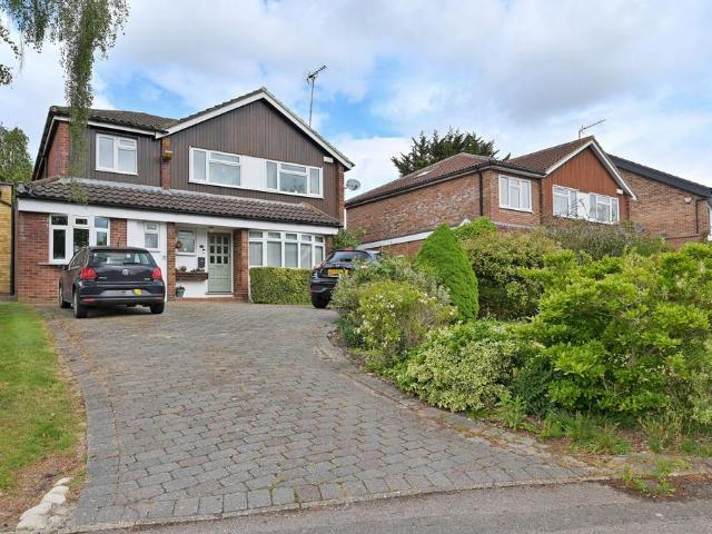 House for sale in Bushey Heath, Hertfordshire