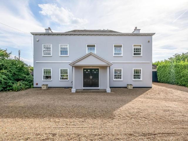 House for sale in The Butts, Kent