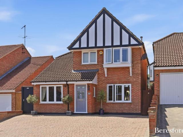 House for sale in Harold Hill, Greater London