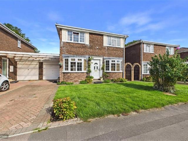 House for sale in Windlesham, Surrey Heath