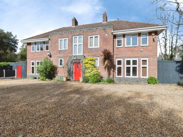 House for sale in West Cliff, Bournemouth