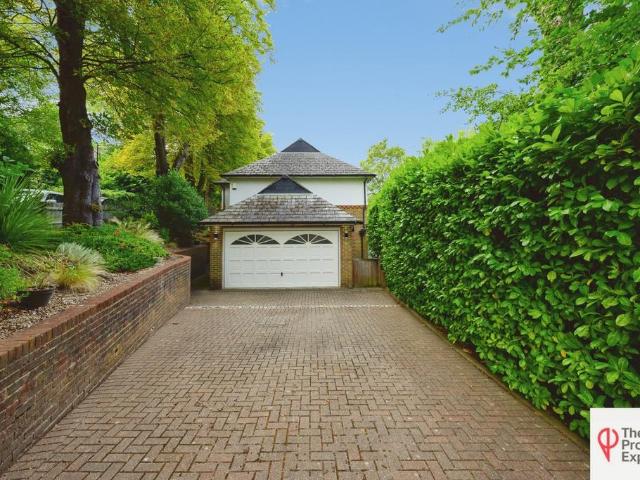 House for sale in London Borough of Croydon, Greater London