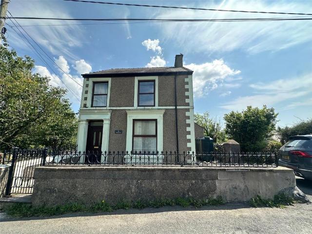 House for sale in Llanllyfni, Tal-y-sarn